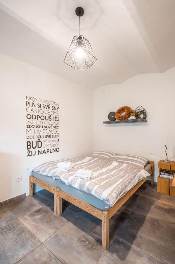Apartman Ve Dvore Ratiskovice Ngoại thất bức ảnh