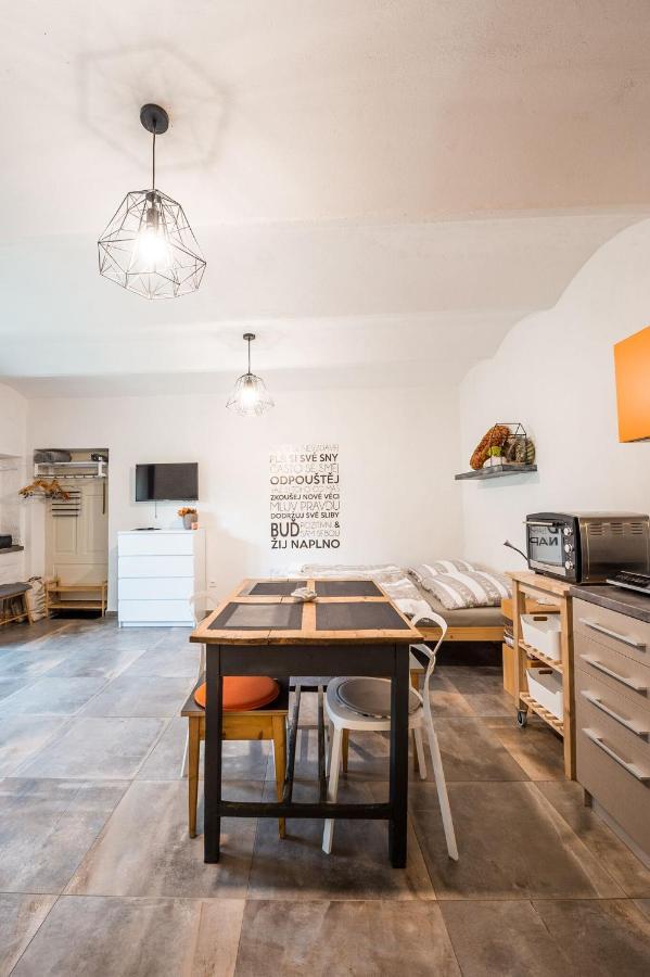 Apartman Ve Dvore Ratiskovice Ngoại thất bức ảnh